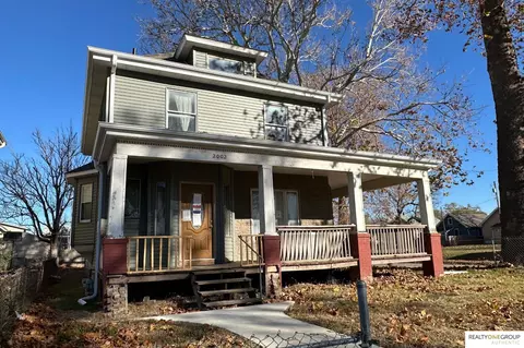 2002 Maple St, Omaha, NE 68110 photo 2