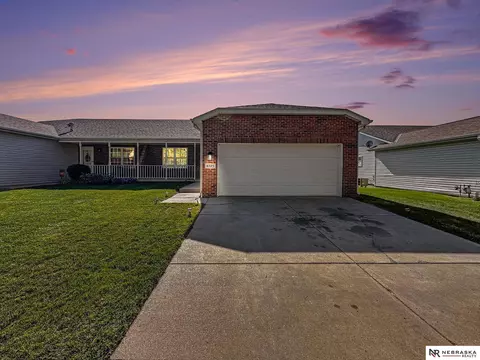 6525 Cascade Dr, Lincoln, NE 68504