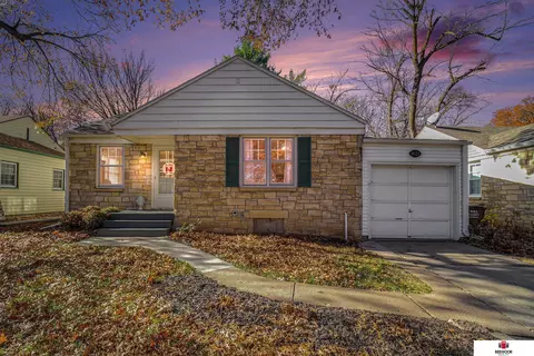 3025 S 44th St, Lincoln, NE 68506