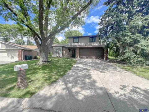 2324 S 72nd St, Lincoln, NE 68506