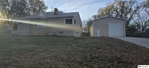 1803 Grove Rd, Bellevue, NE 68005