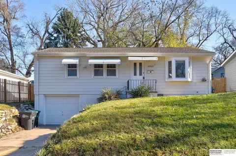 3007 S 39th St, Omaha, NE 68105