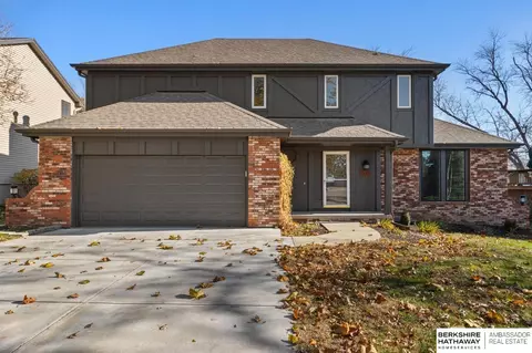 1107 Edgewood Blvd, Papillion, NE 68046