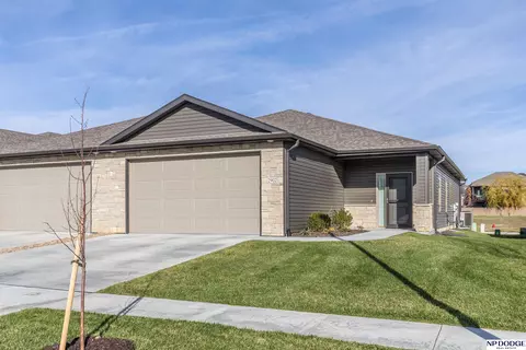 2902 Sheila Ln, Lincoln, NE 68516