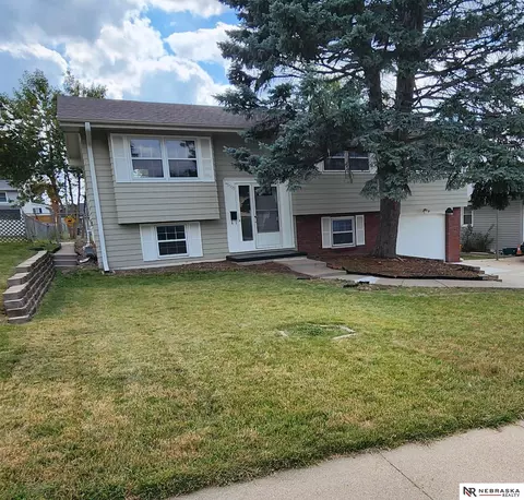 8505 Orchard Ave, Omaha, NE 68127