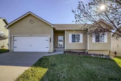 16407 Grand Ave, Omaha, NE 68116