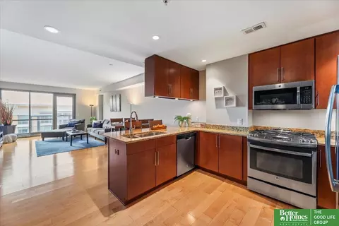 220 S 31 Ave #3608, Omaha, NE 68131