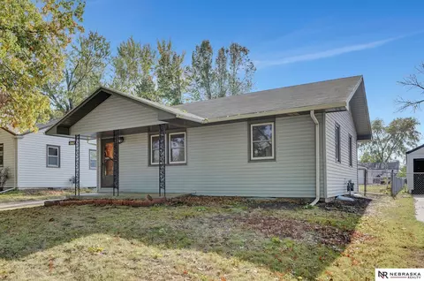 6119 Hartley St, Lincoln, NE 68507