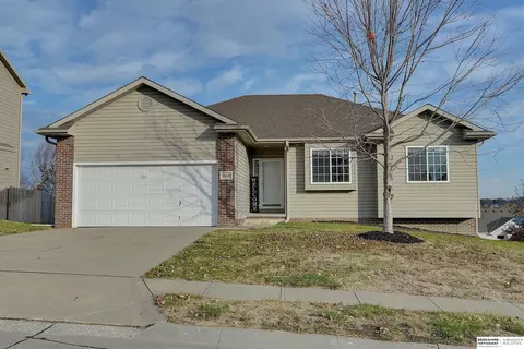 15438 Briar St, Omaha, NE 68138