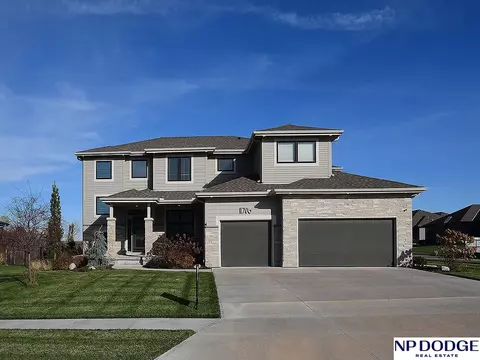 11706 Cooper Cir, Papillion, NE 68046