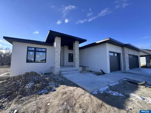 1239 S 88th St, Lincoln, NE 68520