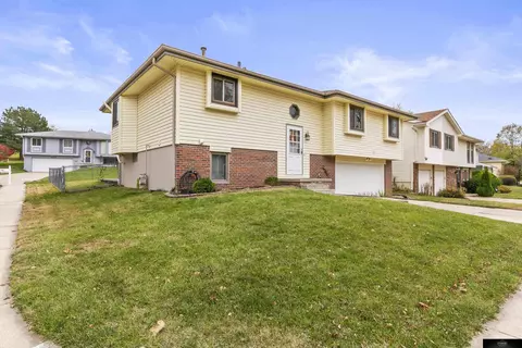 6029 N 110 Cir, Omaha, NE 68164