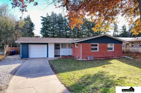 3126 Shirley Ct, Lincoln, NE 68507