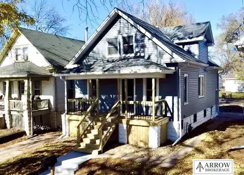 1046 Charleston St, Lincoln, NE 68508