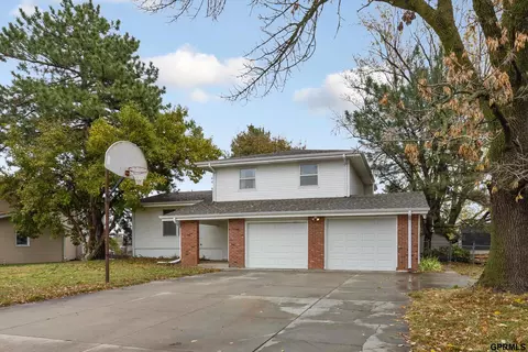 3811 N 112 Ave, Omaha, NE 68164