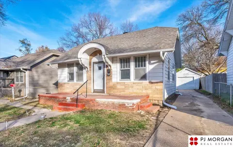 2747 N 49th St, Omaha, NE 68104