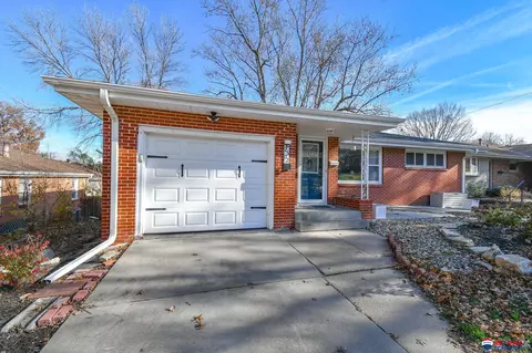 2502 S 39 Th St, Lincoln, NE 68506