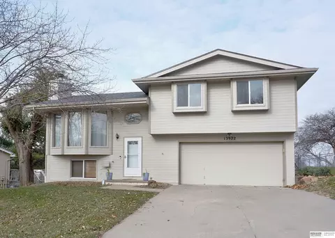13922 Jennifer Rd, Omaha, NE 68138