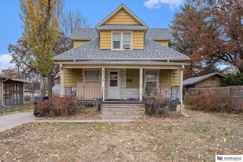 5712 Gladstone St, Lincoln, NE 68507