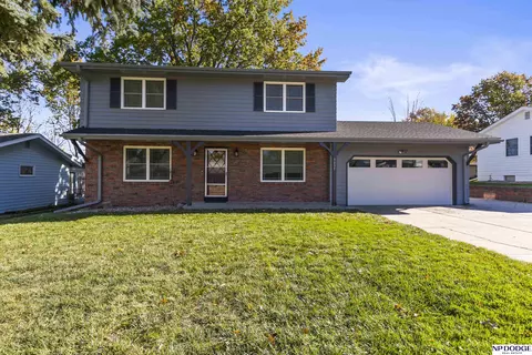 6635 S 85 St, Ralston, NE 68127