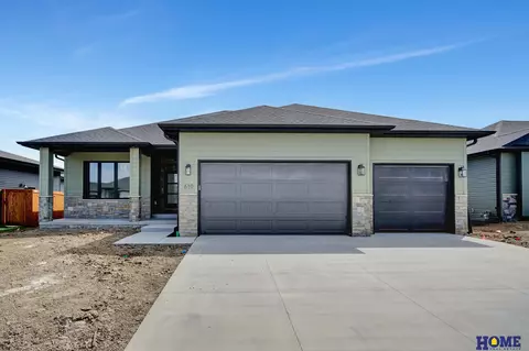 610 Eloise Ave, Lincoln, NE 68520