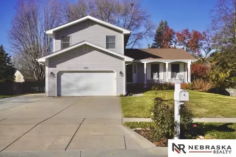3221 Fox Hollow Rd, Lincoln, NE 68506