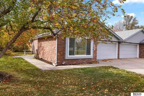 5441 Thies Cove Dr, Lincoln, NE 68516