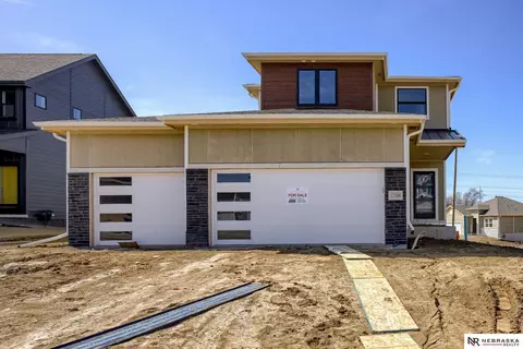 12106 S 111th Ave, Papillion, NE 68046