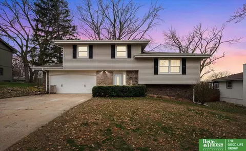 13509 Grissom St, Omaha, NE 68138