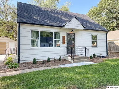 4945 Myrtle St, Lincoln, NE 68506
