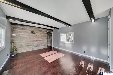 3801 NW Darkwood Ct, Lincoln, NE 68521