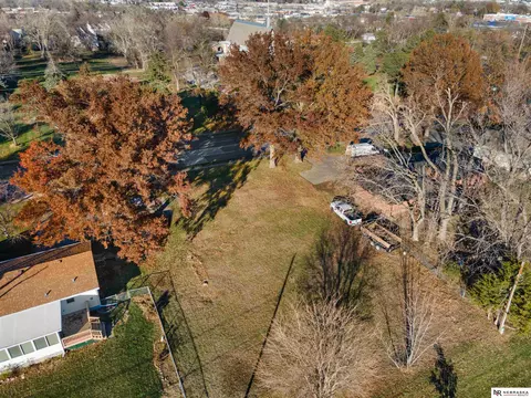 9327 Blondo St, Omaha, NE 68134 photo 3