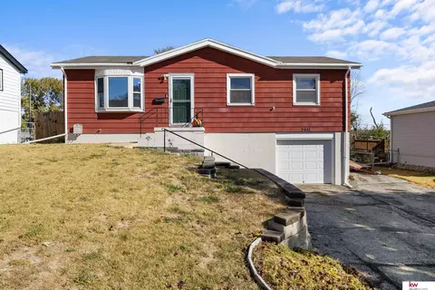 3611 S 88th St, Omaha, NE 68124