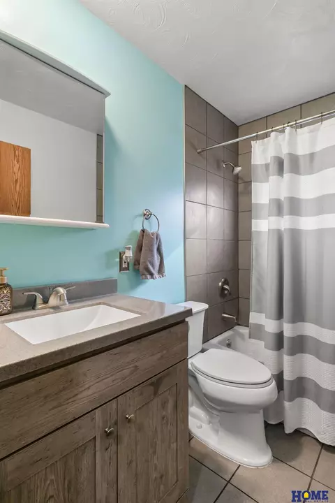 Bath - 1623 Summit St, Beatrice, NE 68310 photo 1 of 2
