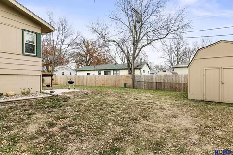 Exterior - 1623 Summit St, Beatrice, NE 68310 photo 4 of 5