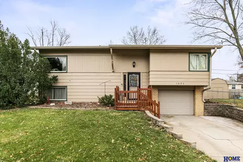 1623 Summit St, Beatrice, NE 68310