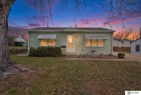 7333 S 71st St, La Vista, NE 68128