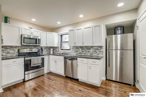 2306 Olive St, Bellevue, NE 68147