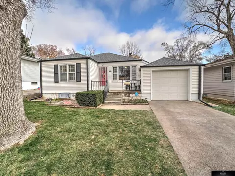 2037 N 69 St, Omaha, NE 68104