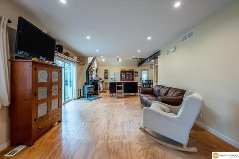 4105 Read St, Omaha, NE 68112 photo 3
