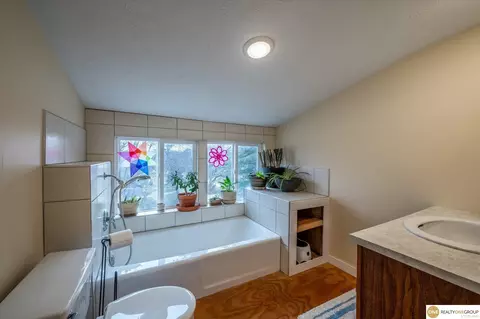 4105 Read St, Omaha, NE 68112 photo 16