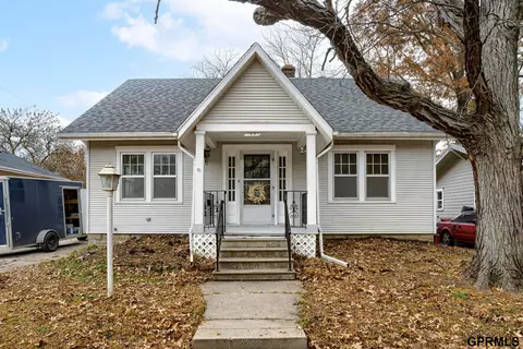 1021 S 30 St, Lincoln, NE 68510