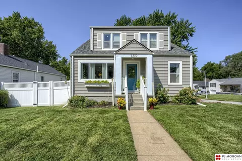 2220 N 58 St, Omaha, NE 68104