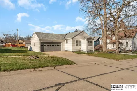 406 Vine St, Yutan, NE 68073