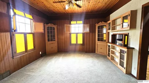 Living - 428 E 10th St, Wahoo, NE 68066 photo 4 of 6