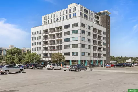 3000 Farnam St #6M, Omaha, NE 68131
