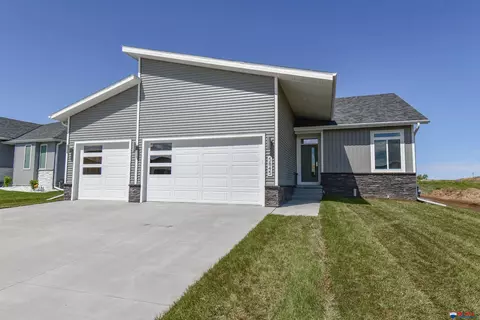 801 W Panorama Rd, Lincoln, NE 68523