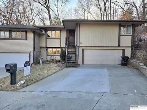 1115 Happy Hollow Ct, Plattsmouth, NE 68048