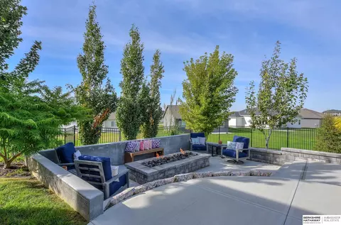 18108 Camelback Ave, Omaha, NE 68136