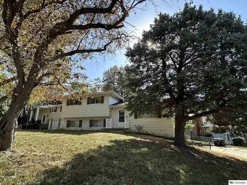13923 Hickory St, Omaha, NE 68144